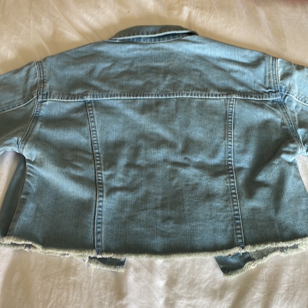 🔥 Cupcakes and Cashmere Jean Jacket with Heart - Picture 7 of 13